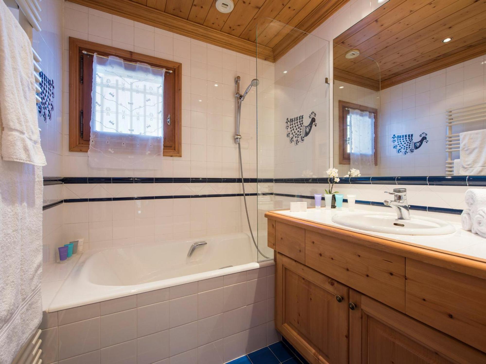 Traditionnel A 1850, Vaste, Bien Situe, Ideal Pour Familles, 10-11 Pers. - Fr-1-575-203 Chalet Courchevel